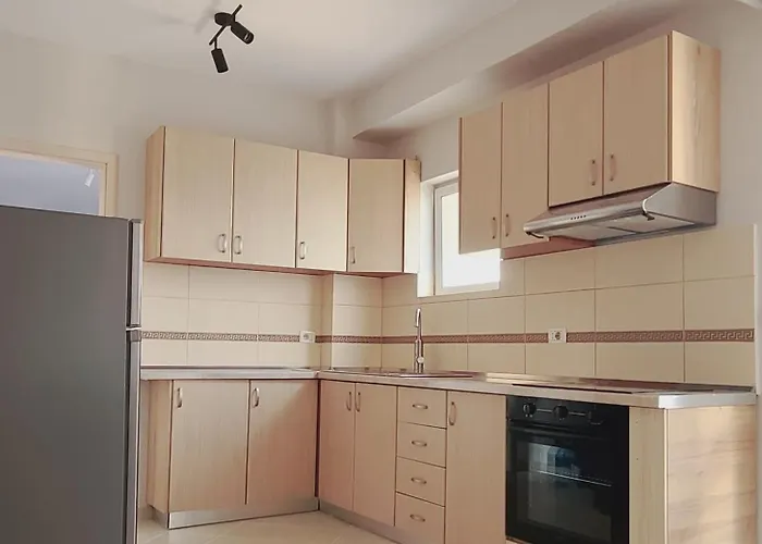 Leones * ティラナ