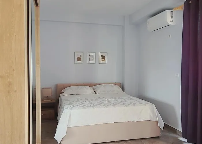 Leones * ティラナ